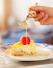 gateau assiette coulis fraise - Culinaire - Photographe Claude Mathieu - Studio PUB PHOTO